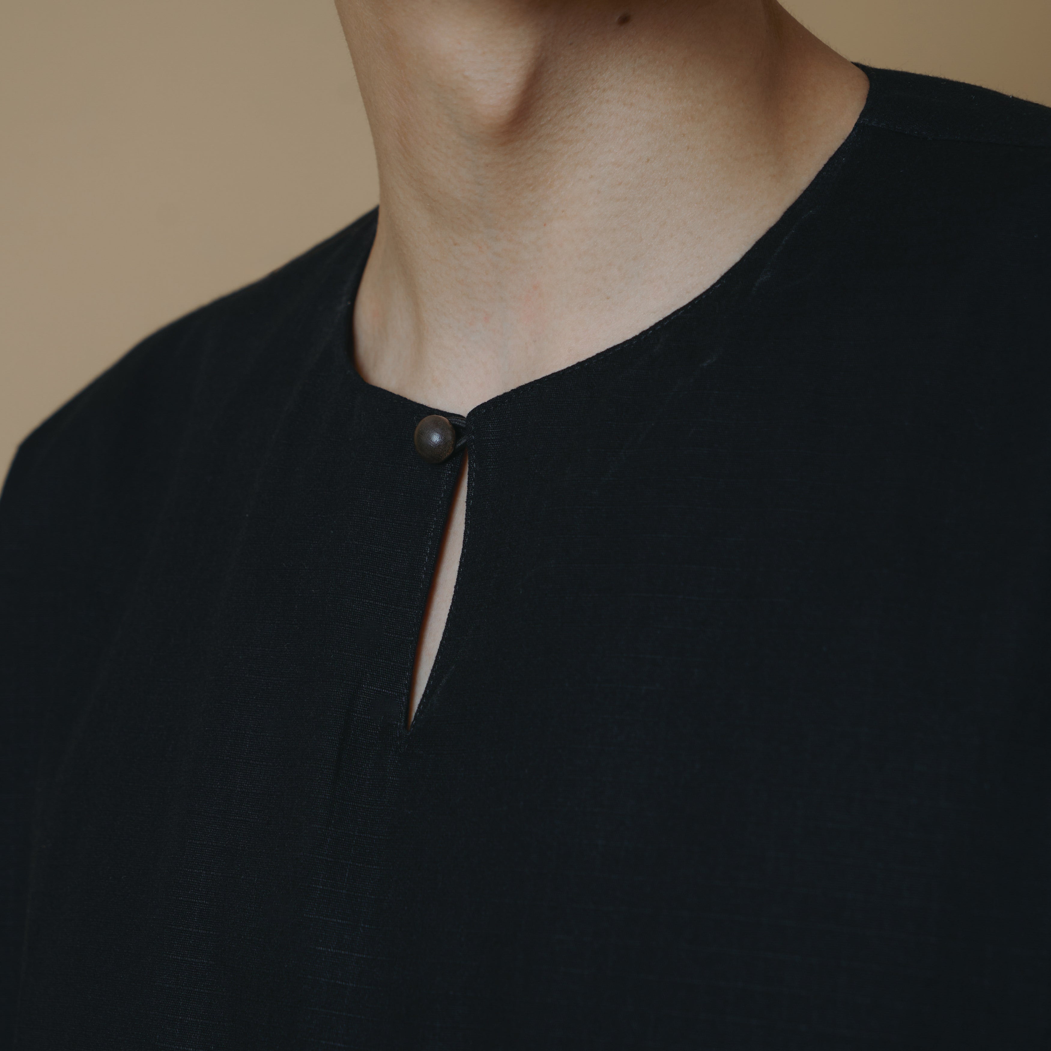 Nada - Black (Top)