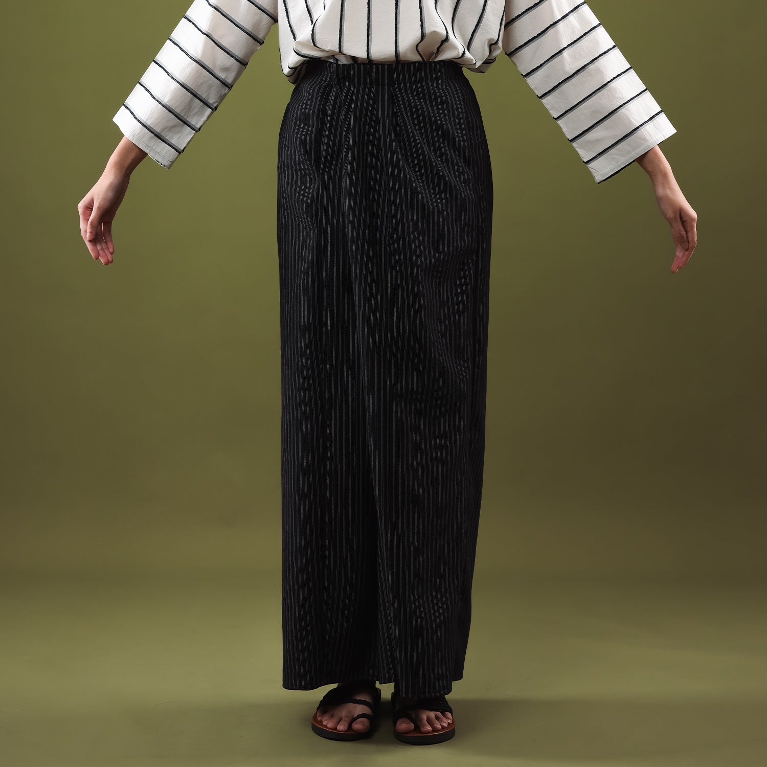 Budi - Hitam (Skirt)