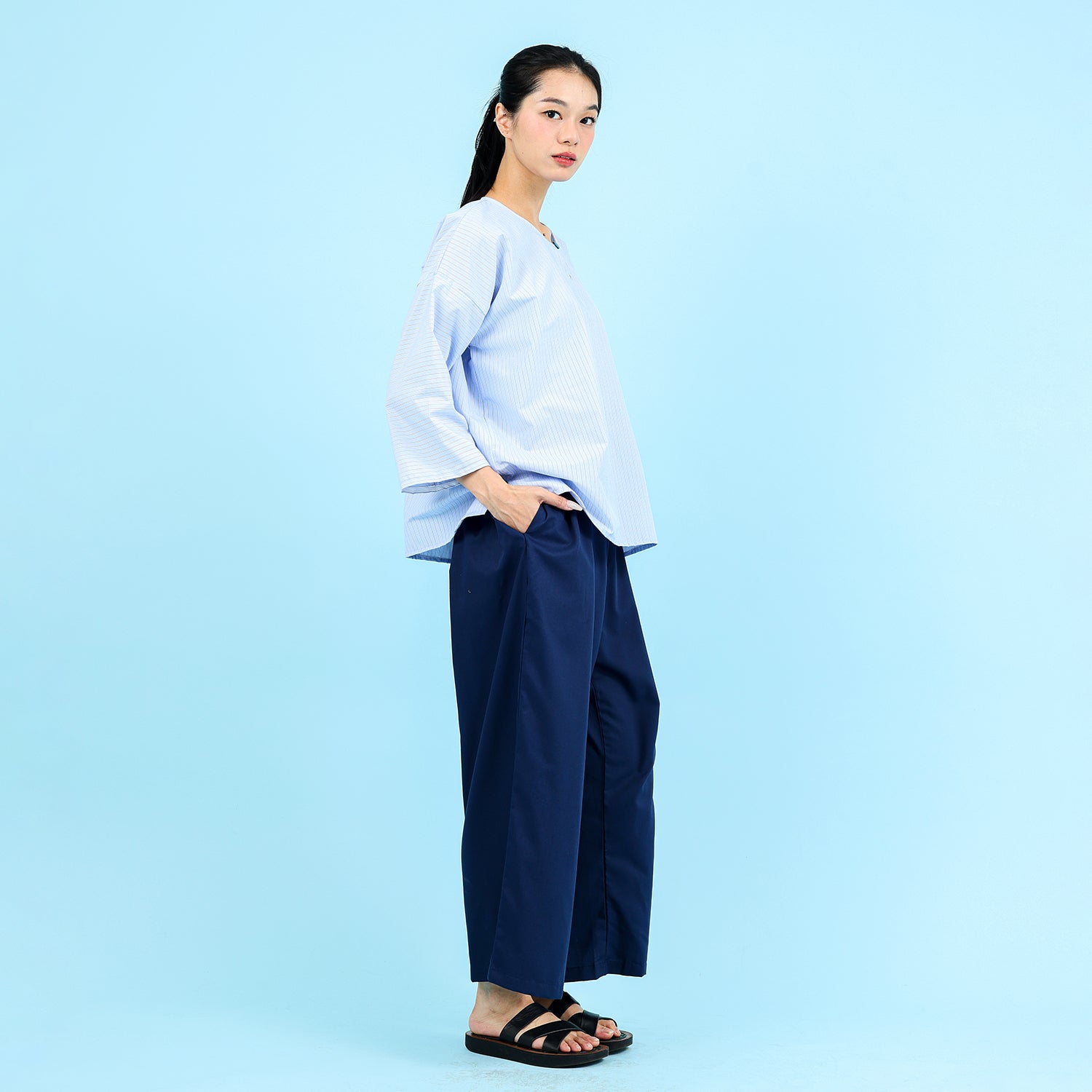 Garis Top - V9