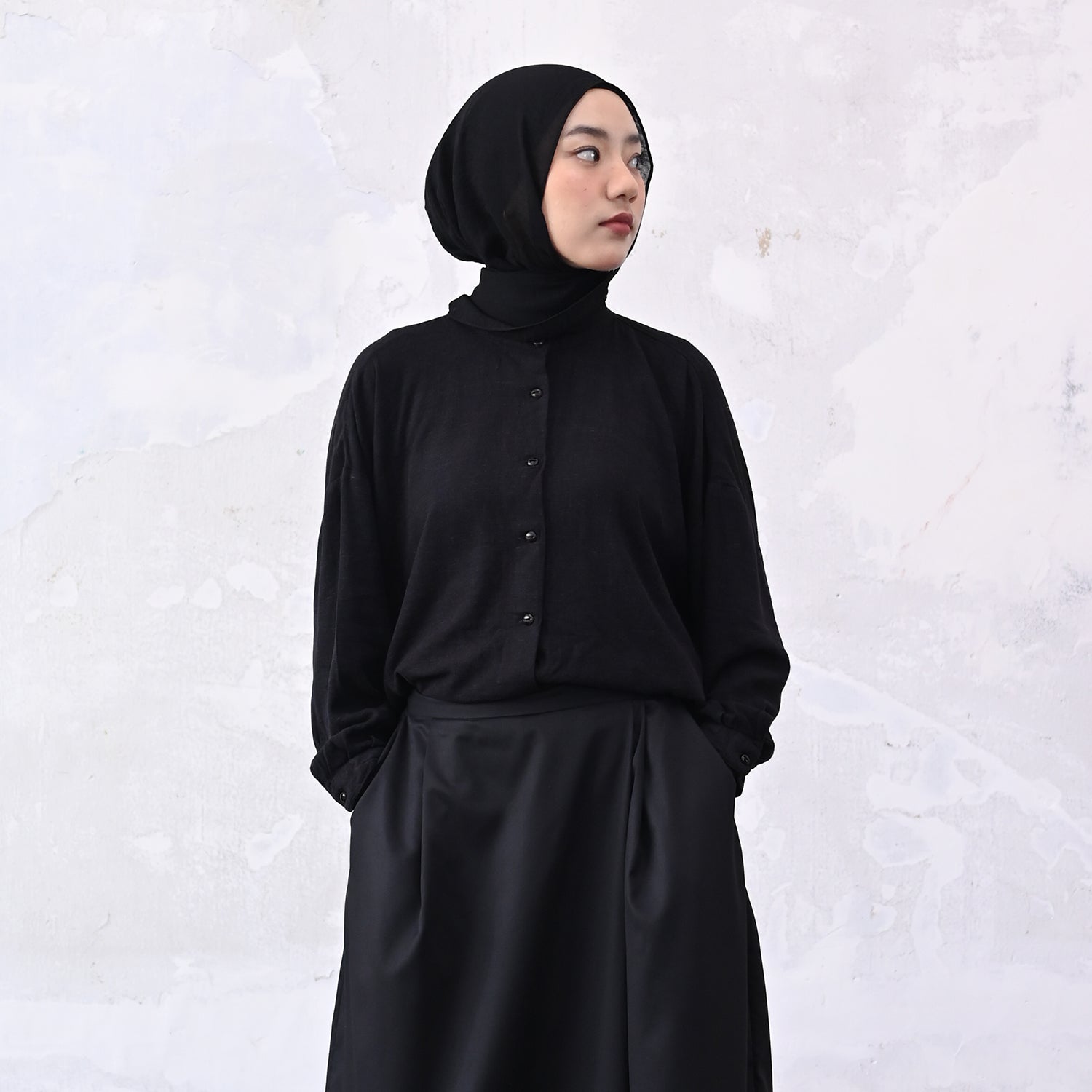 Hara Women Top - Black