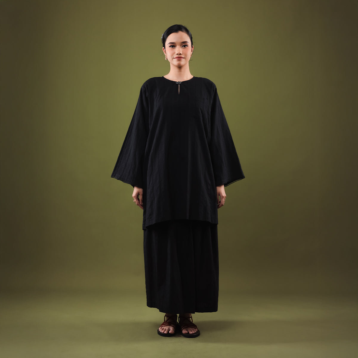 Kalosm Kalsom - Hitam (Top) – Mirzen