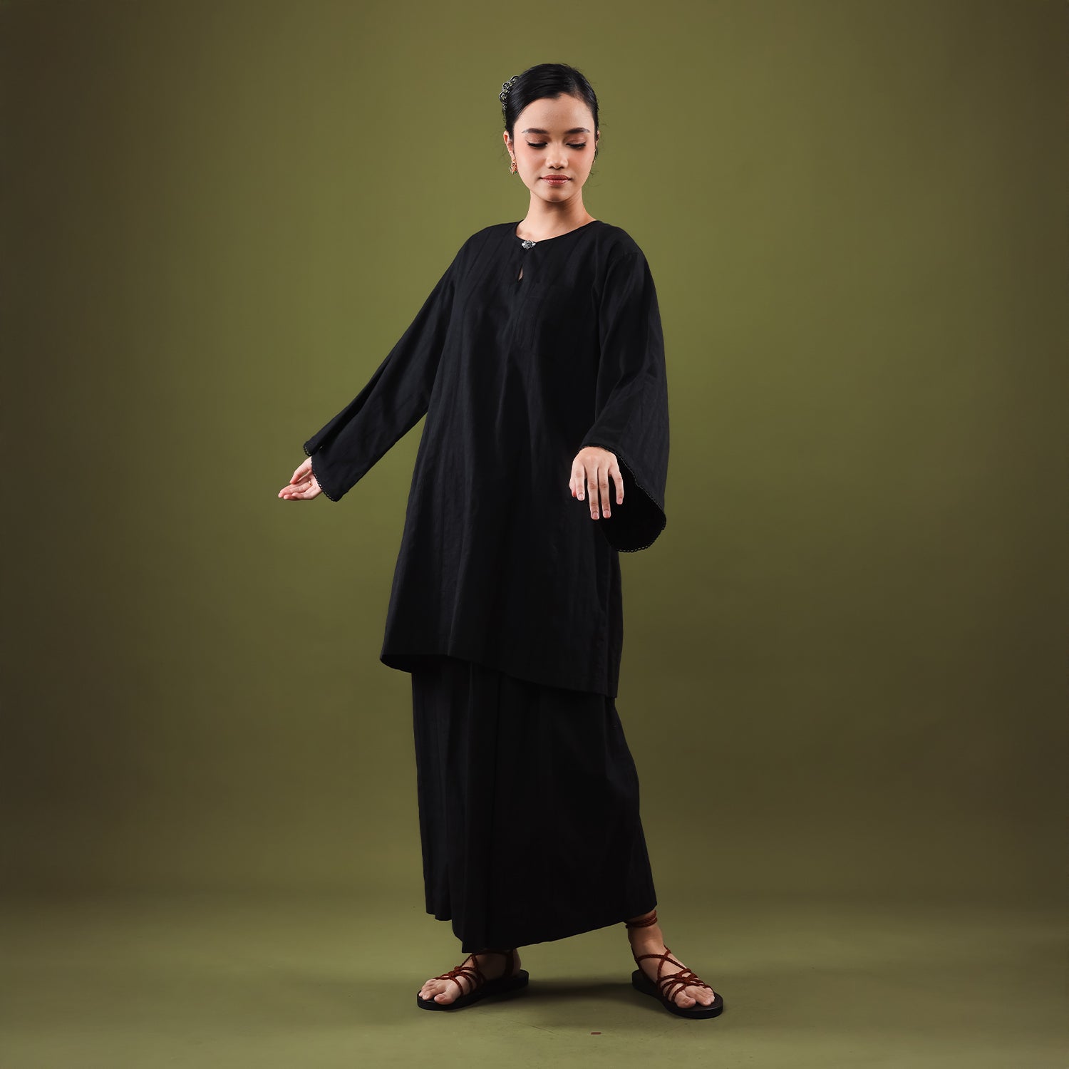 Kalsom - Hitam (Top)