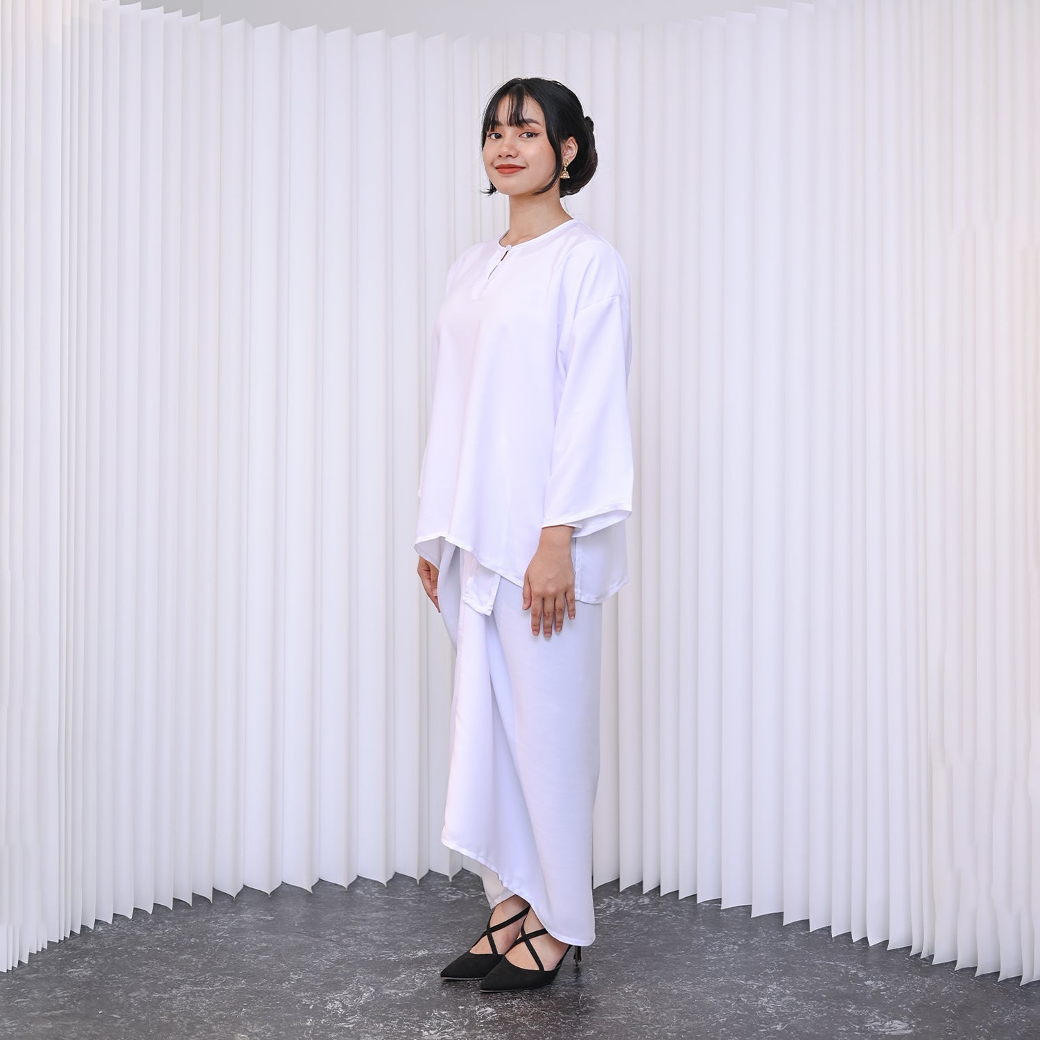 Menora Kurung - White