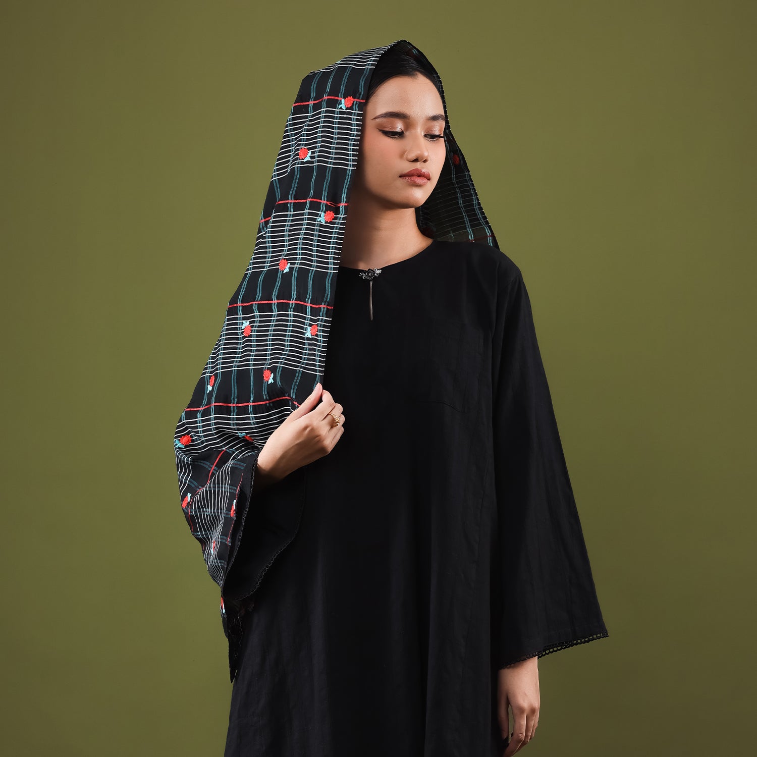 Nadi Selendang - Hitam